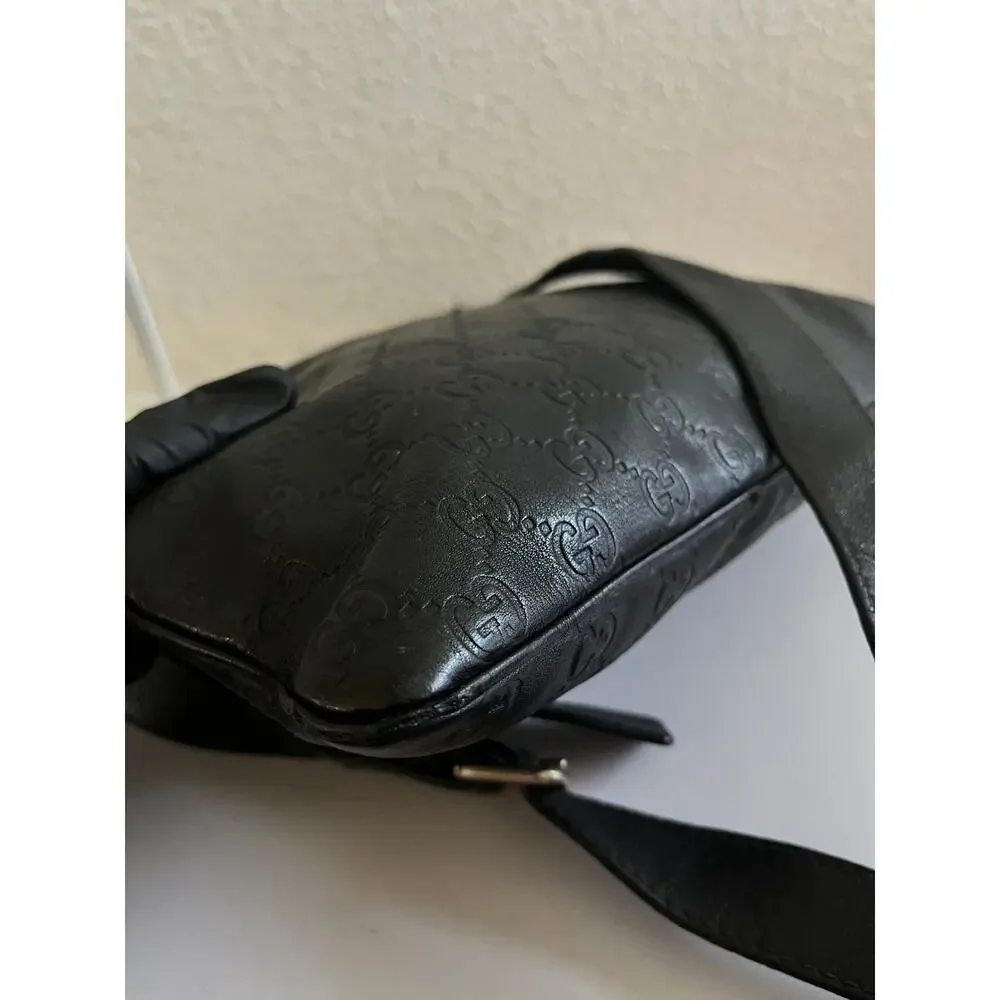 Gucci GG leather unisex Messenger bag